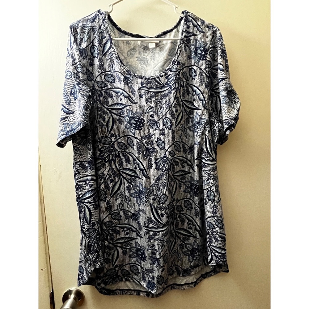 Lularoe top